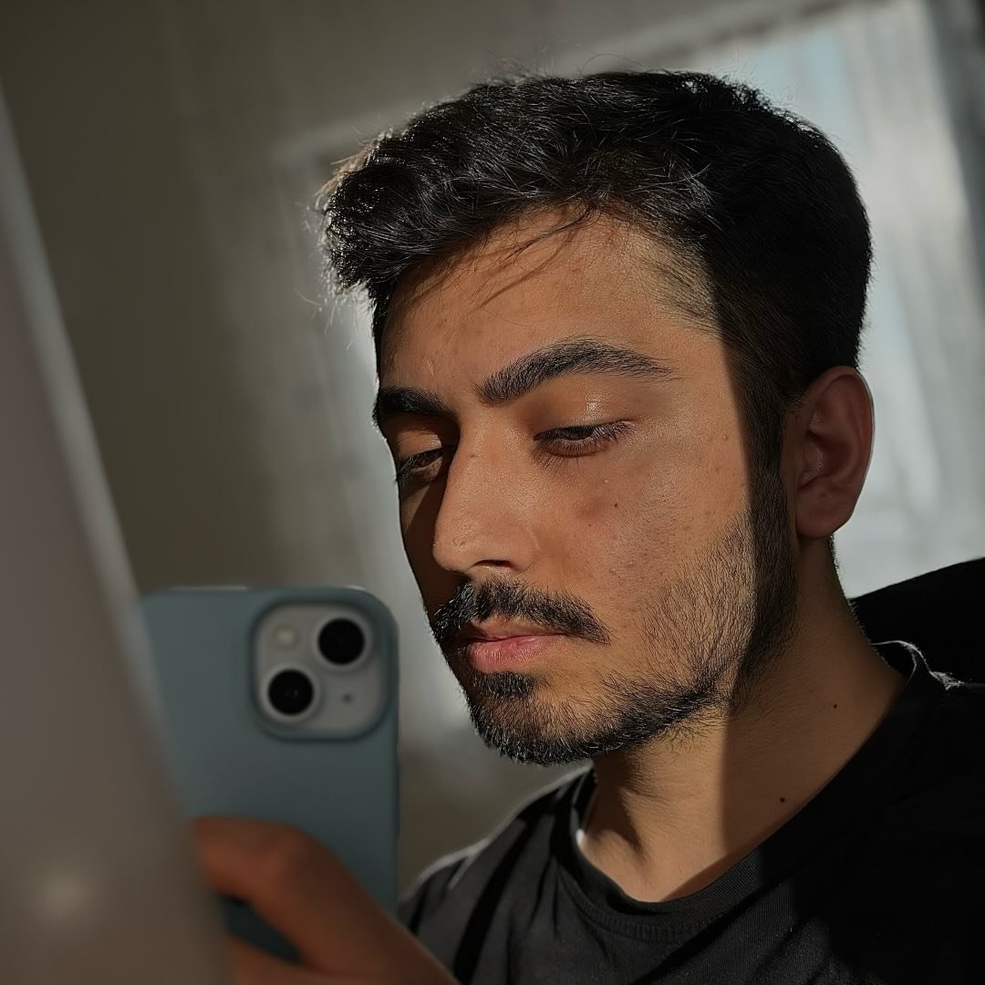 Ahmet C****